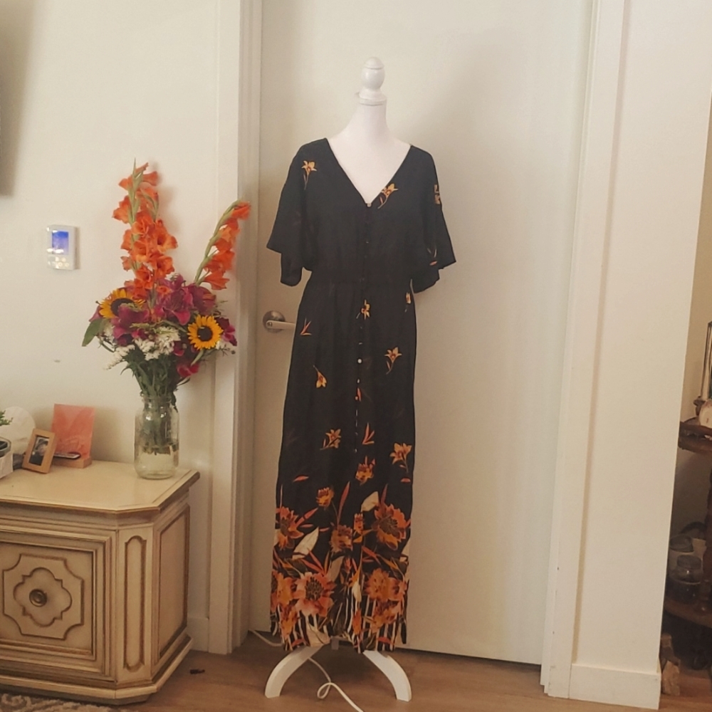 Billabong Maxi Dress (like new) black floral